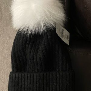 NWT Glamourpuss dyed fox pom pom hat